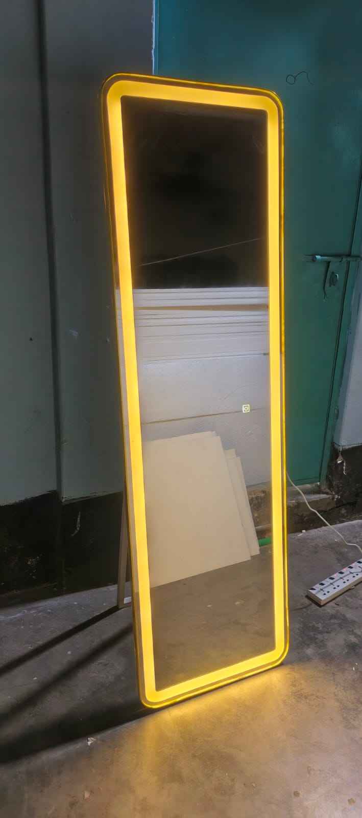 Mobile Shape Golden frame LED Mirror standing 5/1.5 ft