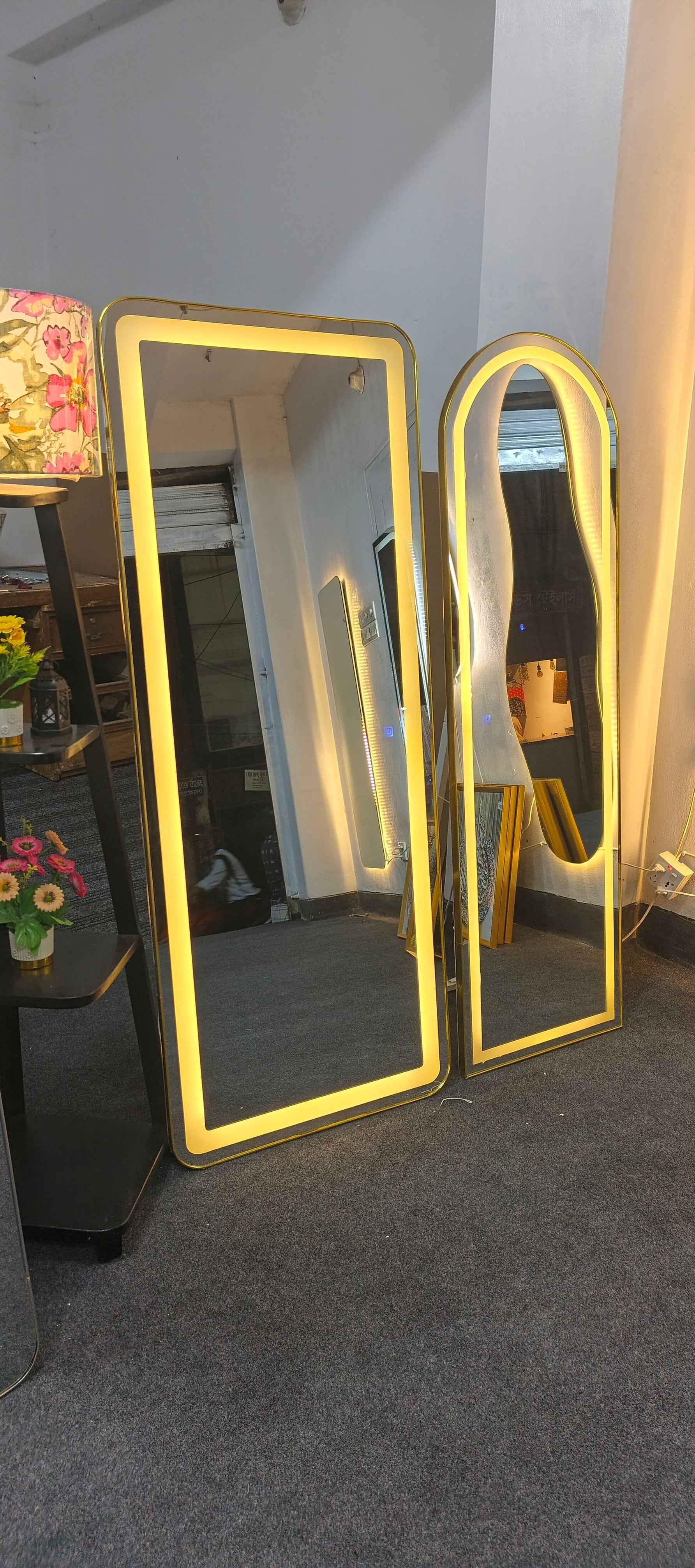 Mobile Shape Golden frame LED Mirror standing 5/2 ft